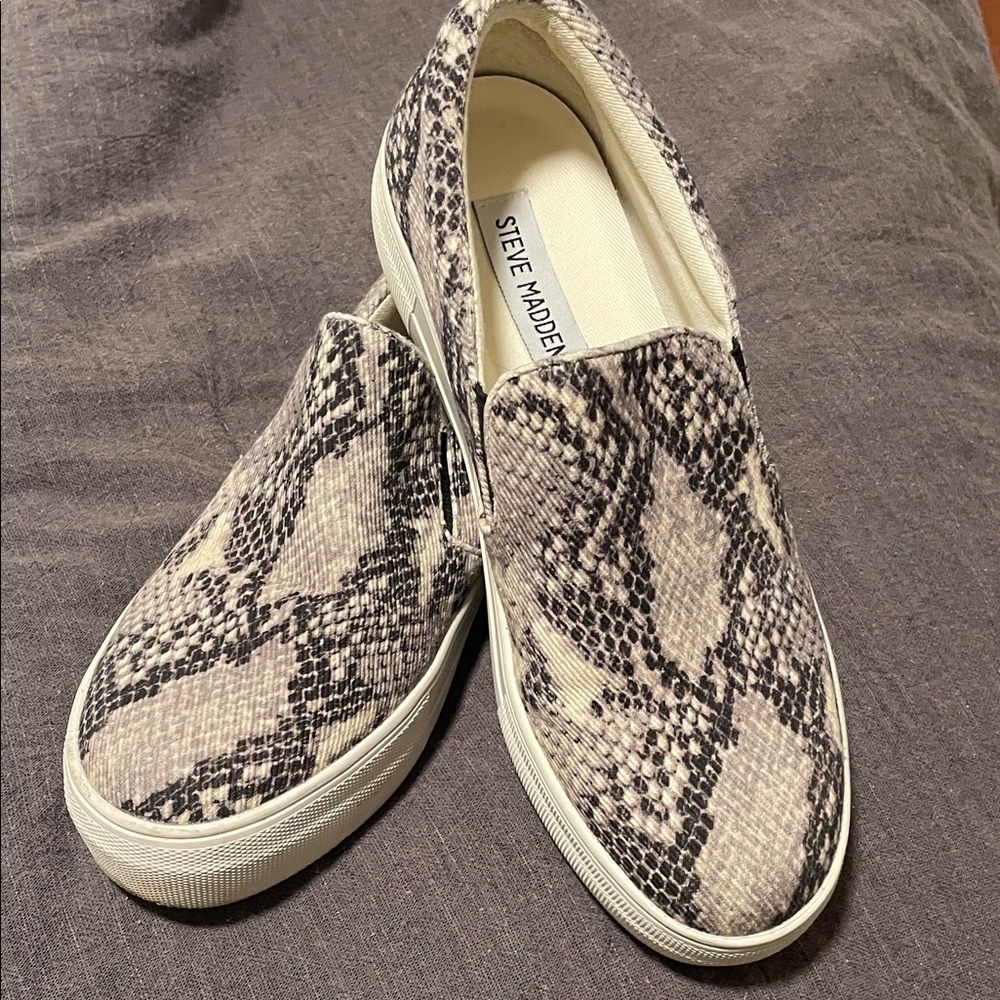 Steve Madden Black and Cream Snake Pattern Sneakers